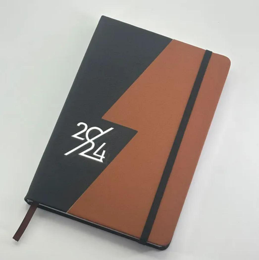 Left-handed Notebook Customized - a creative space tailored for left-handed people!